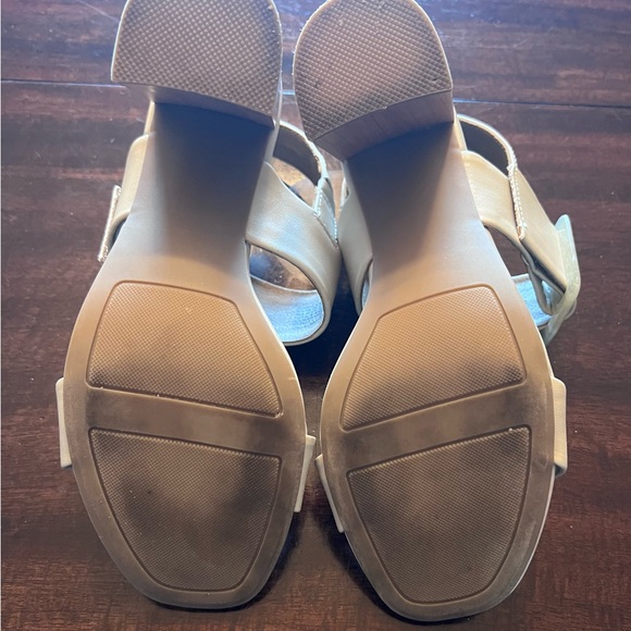 LC Lauren Conrad Cream Block Heel Sandals - Picture 6 of 8